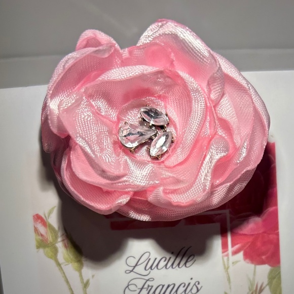 Lucille Francis Rose Handmade Hair Flower on Alligator Clip - Picture 4 of 7